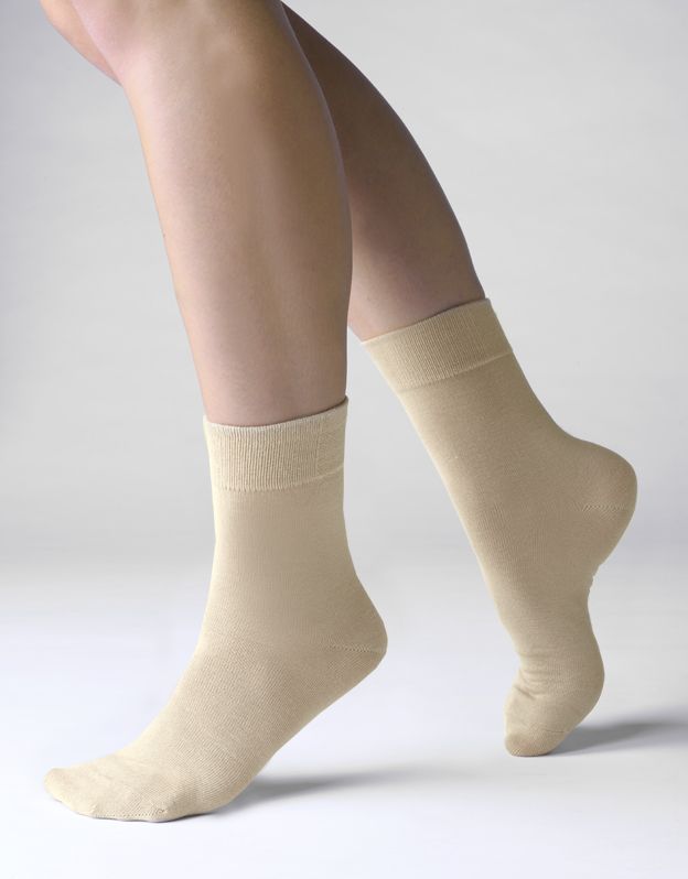 GINA dámské ponožky klasické, bezešvé, jednobarevné Bambusové ponožky 82000P - koňak 41/44