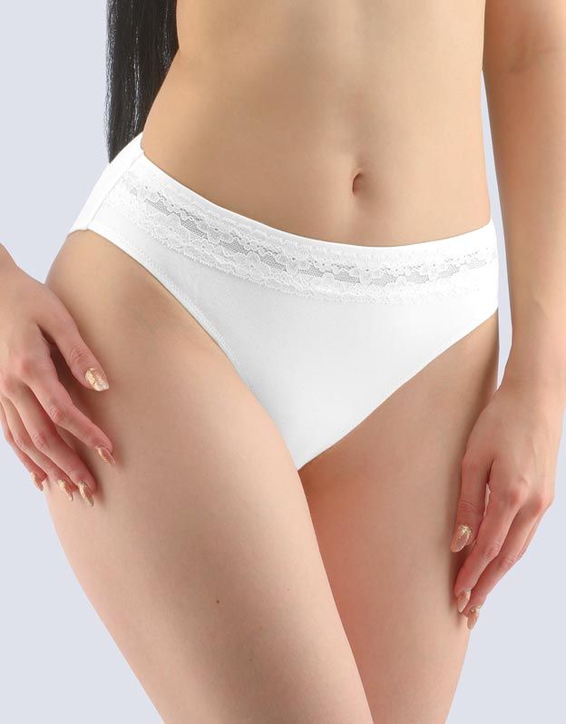 GINA dámské kalhotky klasické, širší bok, šité, s krajkou, jednobarevné 10218P - bílá 42/44