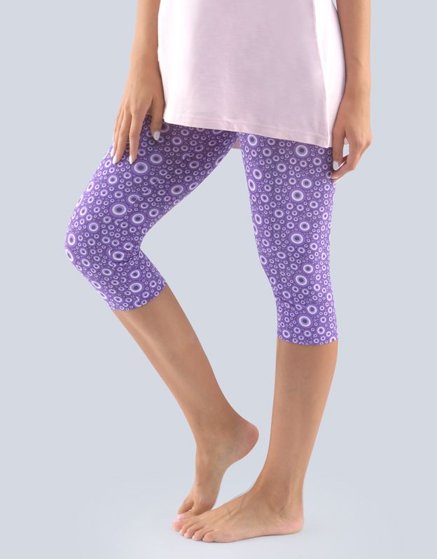 GINA dámské kalhoty 3/4 pyžamové dámské, 3/4 kalhoty, šité, bokové, s potiskem 19804P - tm. fialová fruktóza S